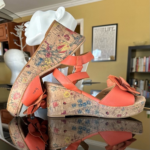 Born B.O.C. Coral Leather & Floral Printed Cork Wedge Flower Toe Buckled Sandals - Picture 6 of 17
